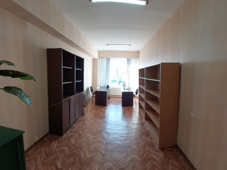 Oficiul mobilat de 19,50 m2 pentru 2-3 persoane pe str.Tighina,65.