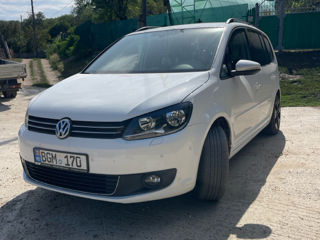 Volkswagen Touran foto 2