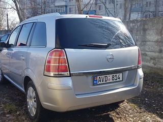 Opel Zafira foto 2