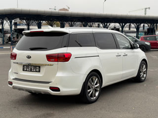 KIA Carnival foto 5