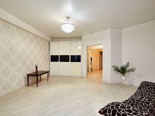 Apartament cu 2 camere, 80 m², Centru, Chișinău foto 8