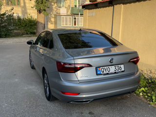 Volkswagen Jetta foto 4