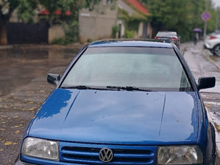 Volkswagen Vento foto 1