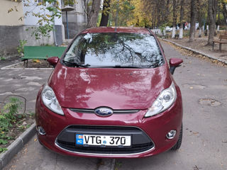 Ford Fiesta foto 2