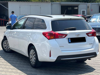 Toyota Auris foto 4