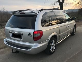 Piese pentru Chrysler Grand Voyager anul 2004 usi oglinzi bamper salon dezmembrare auto