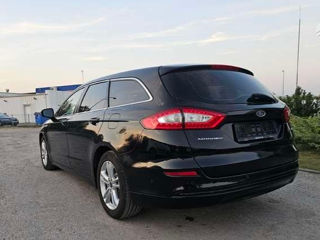 Ford Mondeo foto 2