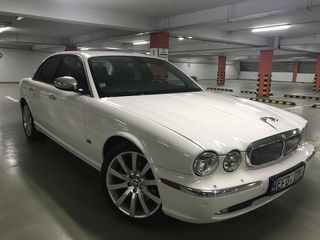 Jaguar XJ foto 2