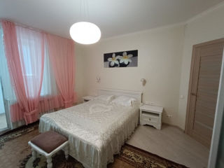 Apartament cu 2 camere, 70 m², Centru, Chișinău foto 2