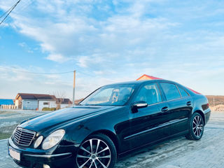 Mercedes E-Class foto 2