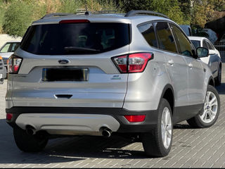 Ford Kuga foto 4