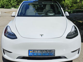 Tesla Model Y foto 0