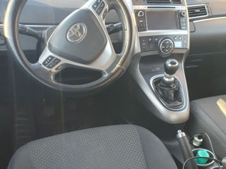 Toyota Verso foto 5