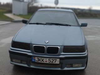 BMW 3 Series foto 5