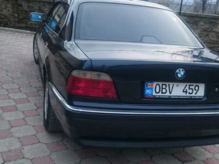 BMW 7 Series foto 2