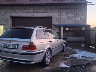 BMW 3 Series Touring foto 3