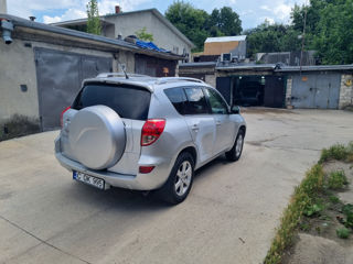 Toyota Rav 4 foto 4