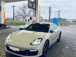 Porsche Panamera foto 1