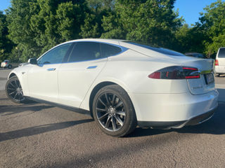 Tesla Model S foto 3