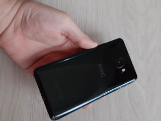 Vind HTC U Ultra in stare buna tot in original ecran intreg ceva probleme pe placa se restarteaza foto 2