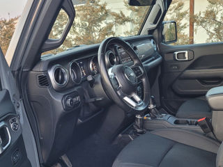 Jeep Wrangler фото 6