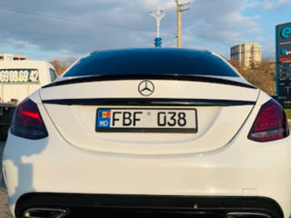 Mercedes C-Class foto 2