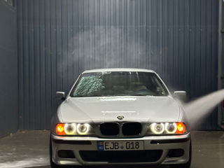 BMW 5 Series foto 3