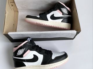 air jordan 1 retro high black and pink