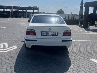 BMW 5 Series foto 4