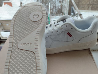 Кроссовки Levi's фото 3