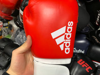 Боксерские перчатки Adidas  !!! (k-1,mma,box,kickbox)