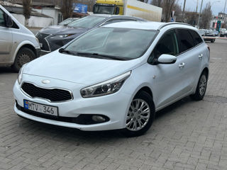 KIA Ceed foto 2