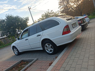 Mercedes C-Class foto 5