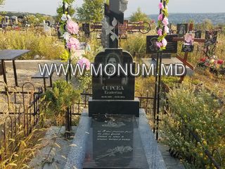 Monument din granit negru de calitate superioara 6600 L. foto 3