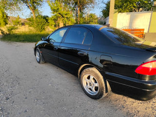 Toyota Avensis foto 7