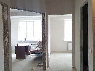 Apartament cu 2 odai la etajul I in casa noua construita cu III nivele foto 4