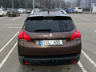 Peugeot 2008 foto 8