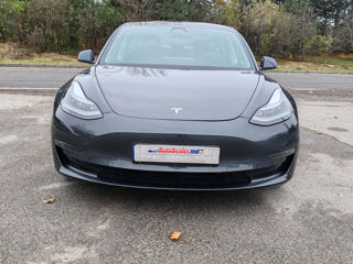 Tesla Model 3 foto 2