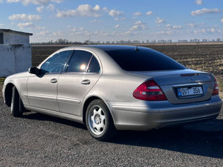 Mercedes E-Class foto 2