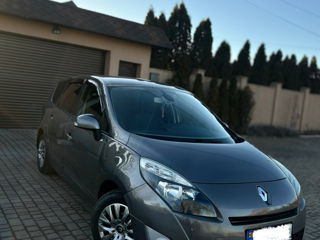 Renault Grand Scenic foto 2