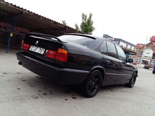 BMW 5 Series foto 5