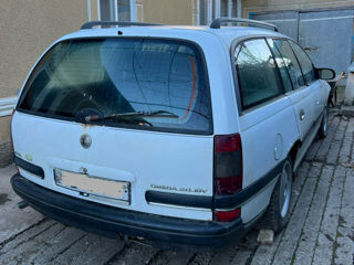 Opel Omega foto 2