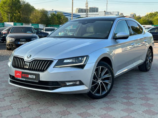 Skoda Superb foto 1