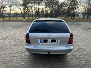 Mercedes C-Class foto 10