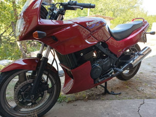 Kawasaki GPZ 500 foto 4