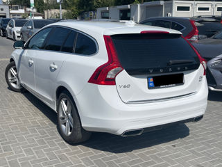 Volvo V60 foto 4