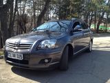 Toyota Avensis foto 1