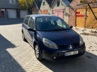 Renault Grand Scenic foto 2