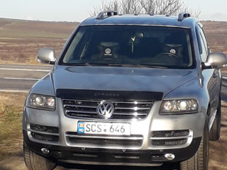 Volkswagen Touareg foto 1