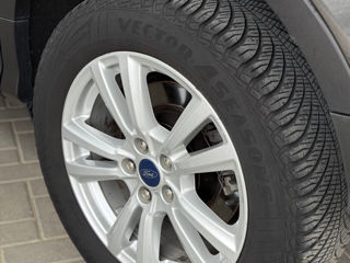 Ford Kuga фото 12